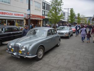 The crowds in Queensmead enjoy the vintage cars at the Farnborough Classic Motor Vehicle Show